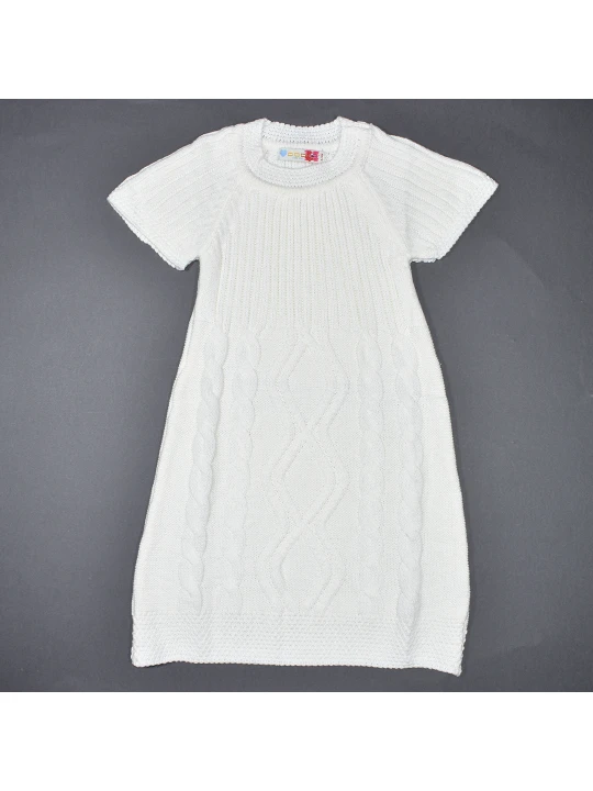 Класика в Бяло: Изящно Плетена Рокля от Фино Памучно Влакно Класика в Бяло: Изящно Плетена Рокля от Фино Памучно Влакно