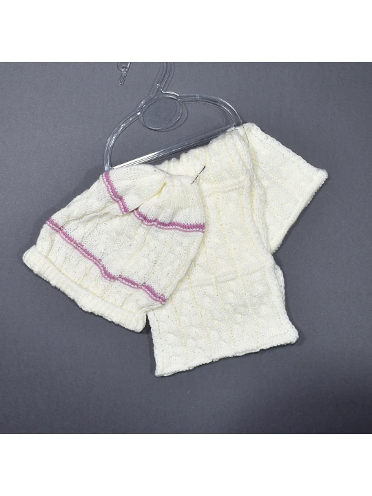 Бебешки Комплект: Шапка и Ръкавички в Пастелен Жълт с Лилав Акцент Бебешки Комплект: Шапка и Ръкавички в Пастелен Жълт с Лилав Акцент