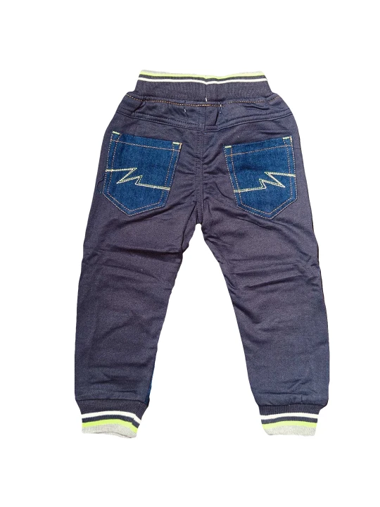 Памучни детски дънки за момче с ластик Памучни детски дънки за момче с ластик