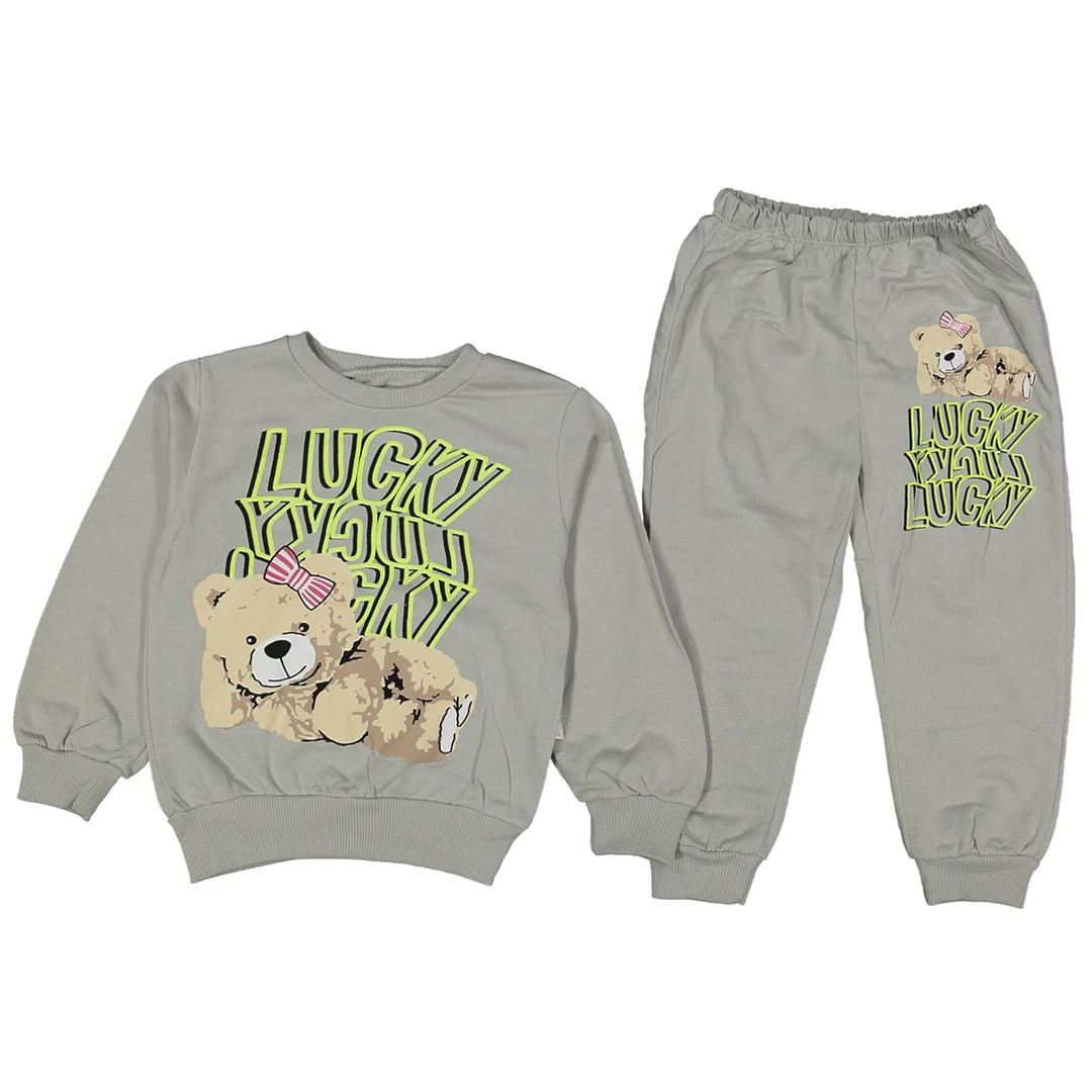 Детски Анцуг 'Мечешко Щастие' - Сладък Комфорт в Пастелно Сиво Детски Анцуг 'Мечешко Щастие' - Сладък Комфорт в Пастелно Сиво