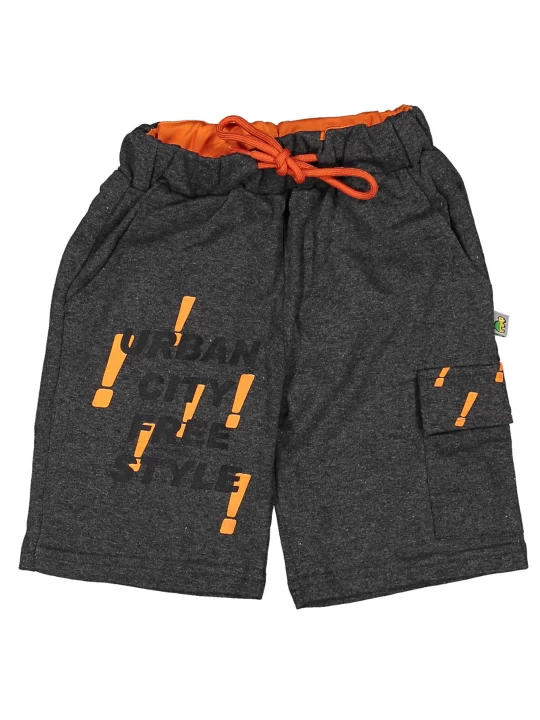 Удобство и стил - Детски къси панталонки за момчета с оригинални апликации Удобство и стил - Детски къси панталонки за момчета с оригинални апликации