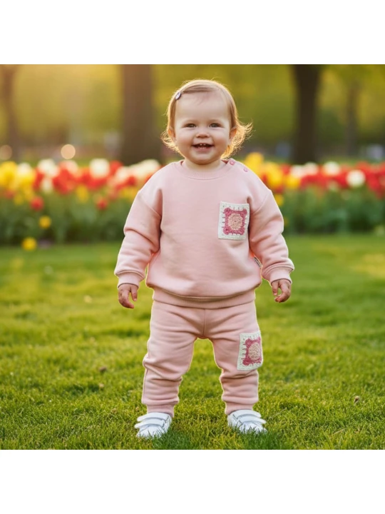 Ватиран бебешки комплект за момиче Ватиран бебешки комплект за момиче