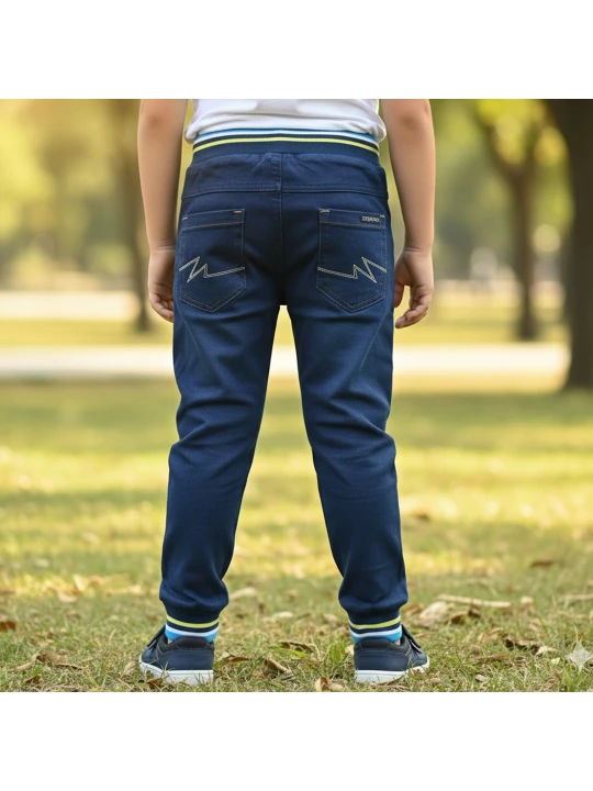 Памучни детски дънки за момче с ластик Памучни детски дънки за момче с ластик