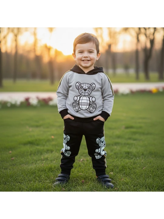 Спортен Детски Комплект с Мече Мотив - Модерен и Удобен Спортен Детски Комплект с Мече Мотив - Модерен и Удобен